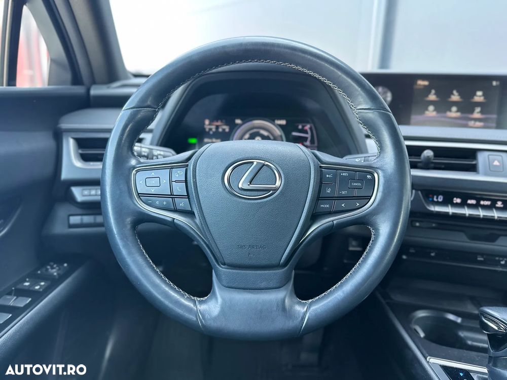 Lexus UX - 21