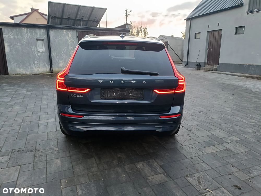 Volvo XC 60 B4 D AWD Geartronic Momentum Pro - 5