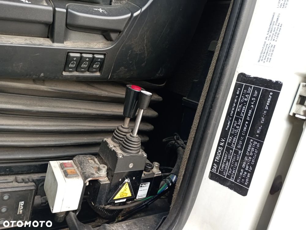 DAF XF105 HAKOWIEC - 16