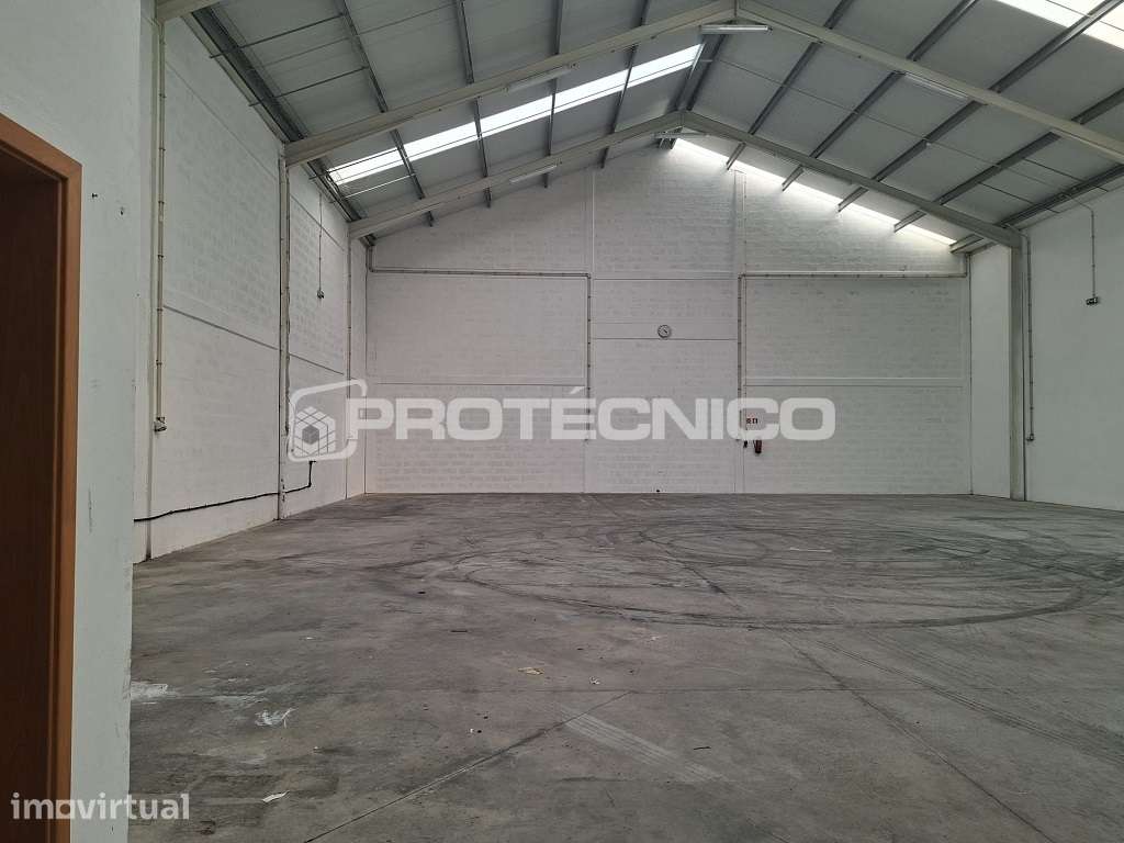 Armazém para arrendamento | 388 m² | Aveiro - Grande imagem: 4/7