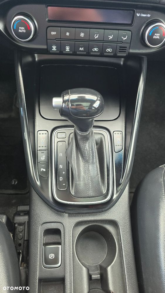 Kia Carens 1.7 CRDi XL 7DCT - 16