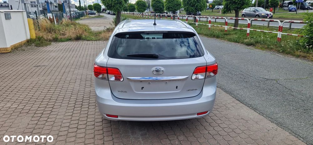 Toyota Avensis 2.2 D-4D Comfort - 6