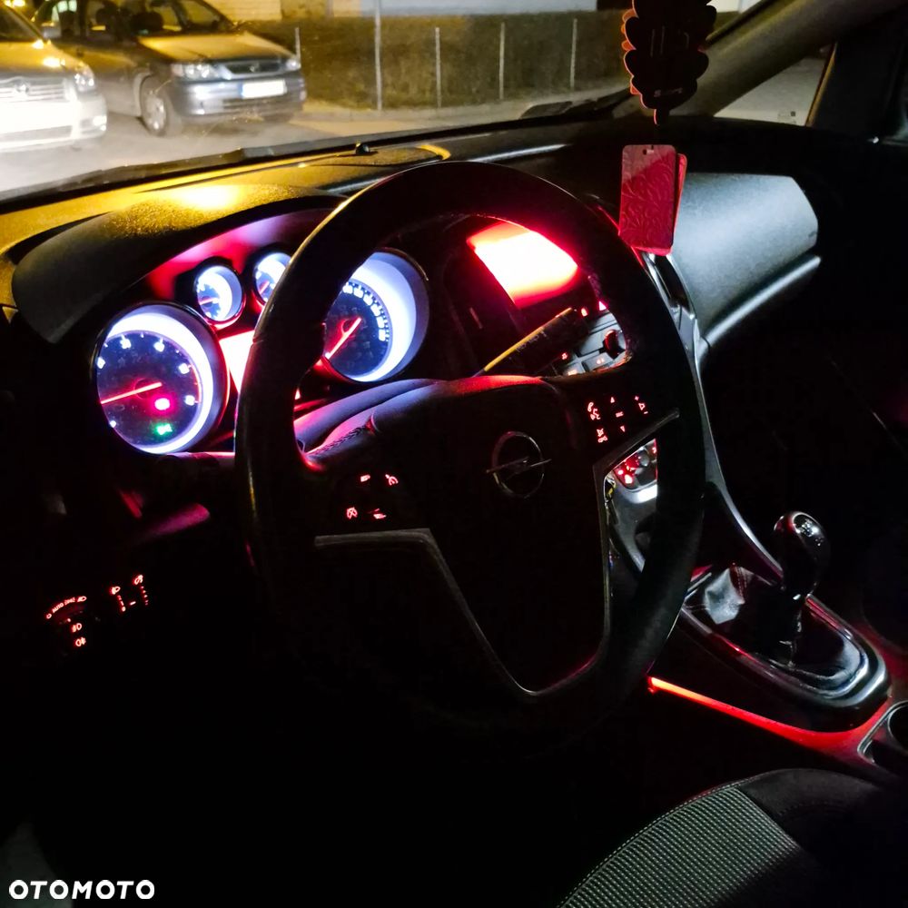 Opel Astra 1.7 CDTI DPF Cosmo - 11