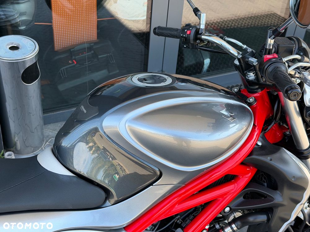 Suzuki Gladius - 14
