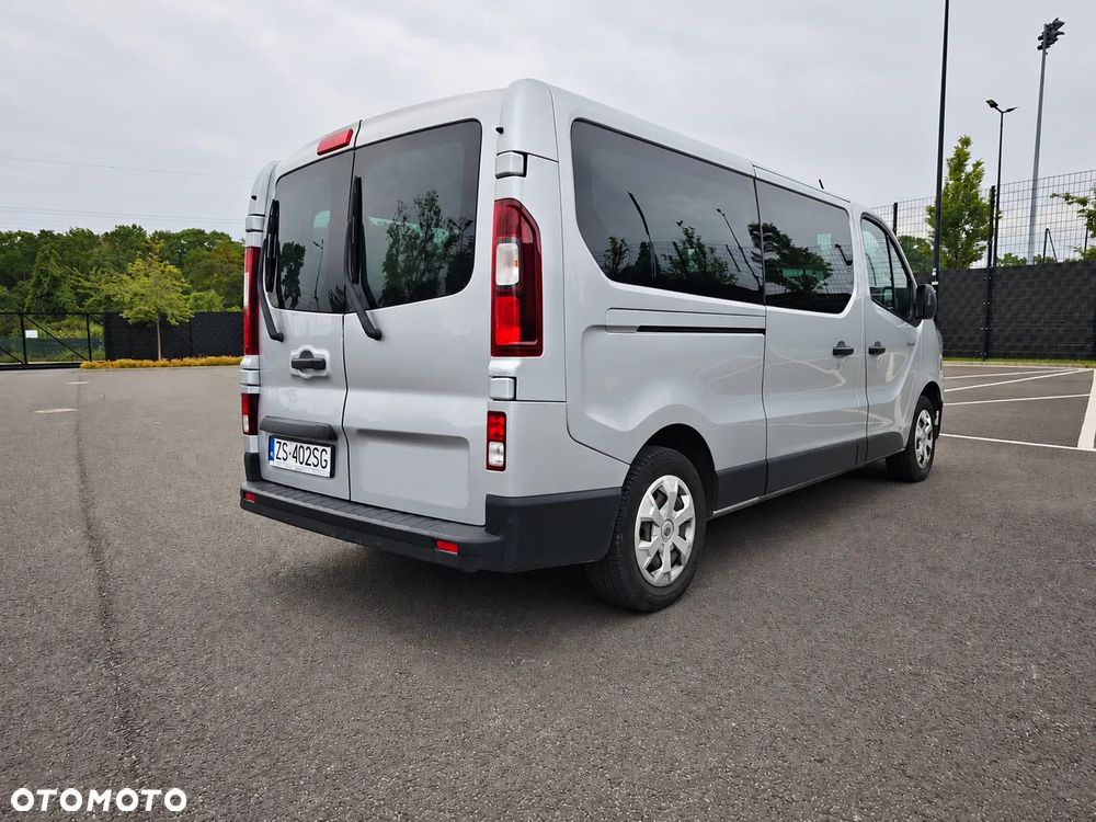 Renault Trafic 2023 photo 2