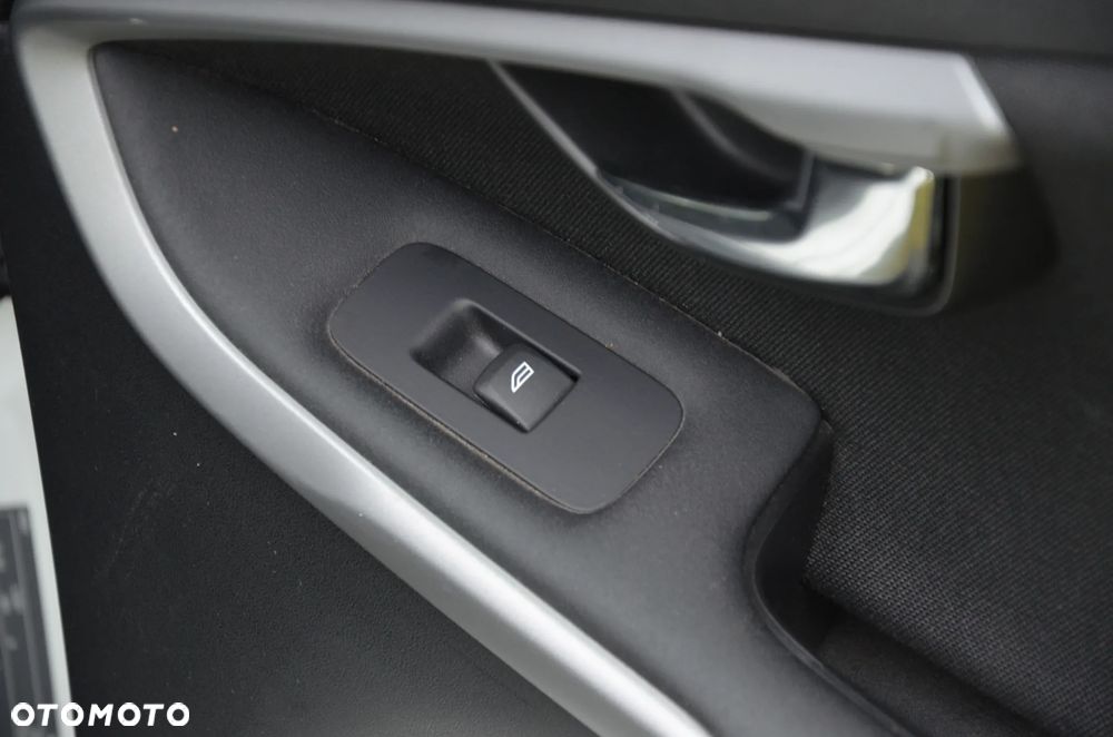 Volvo V40 T2 Kinetic - 29