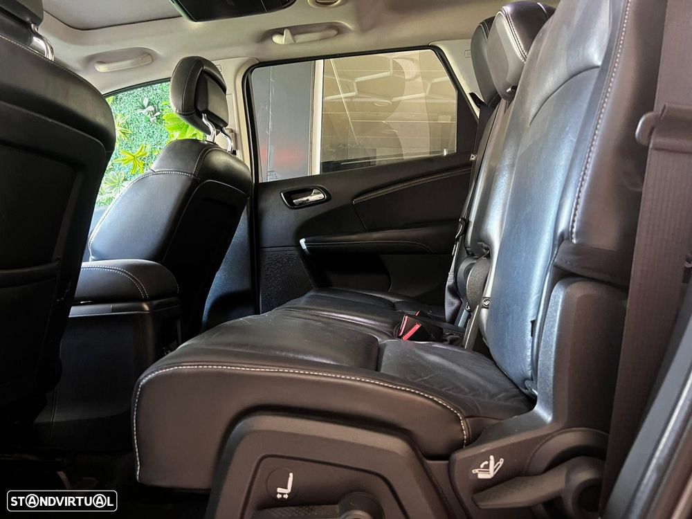 Fiat Freemont 2.0 M-Jet Urban - 11
