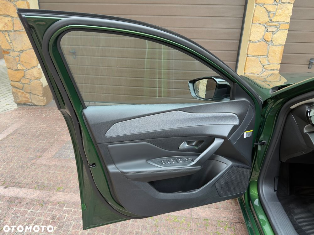 Peugeot 308 1.5 BlueHDi Allure Pack S&S EAT8 - 17
