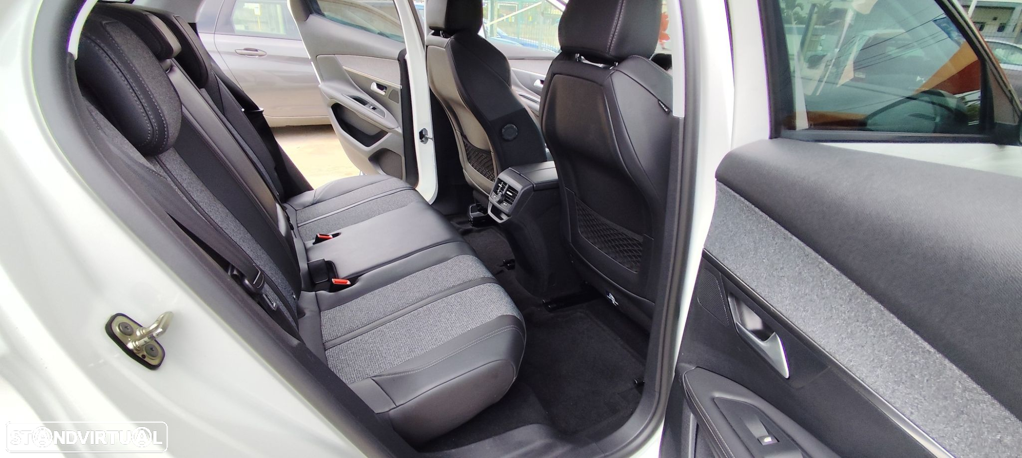 Peugeot 3008 1.5 BlueHDi Allure - 15