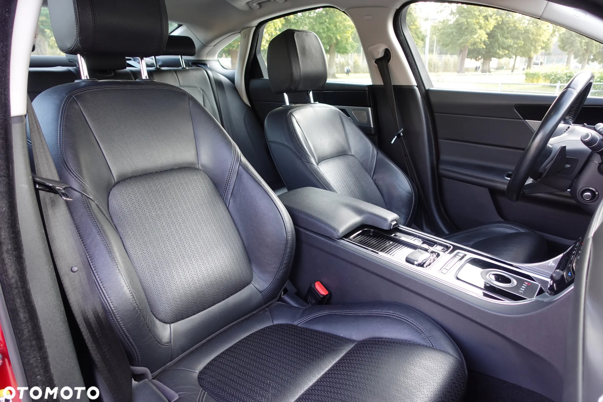 Jaguar XF 2.0 T Premium Luxury - 14