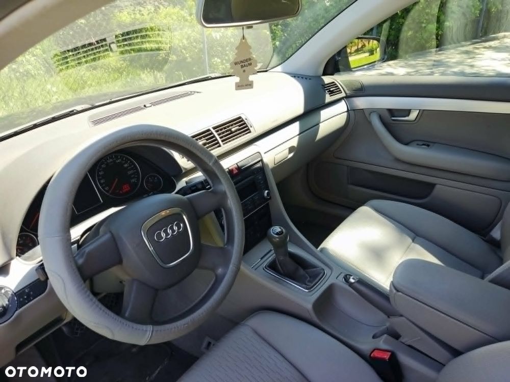 Audi A4 Limousine - 6