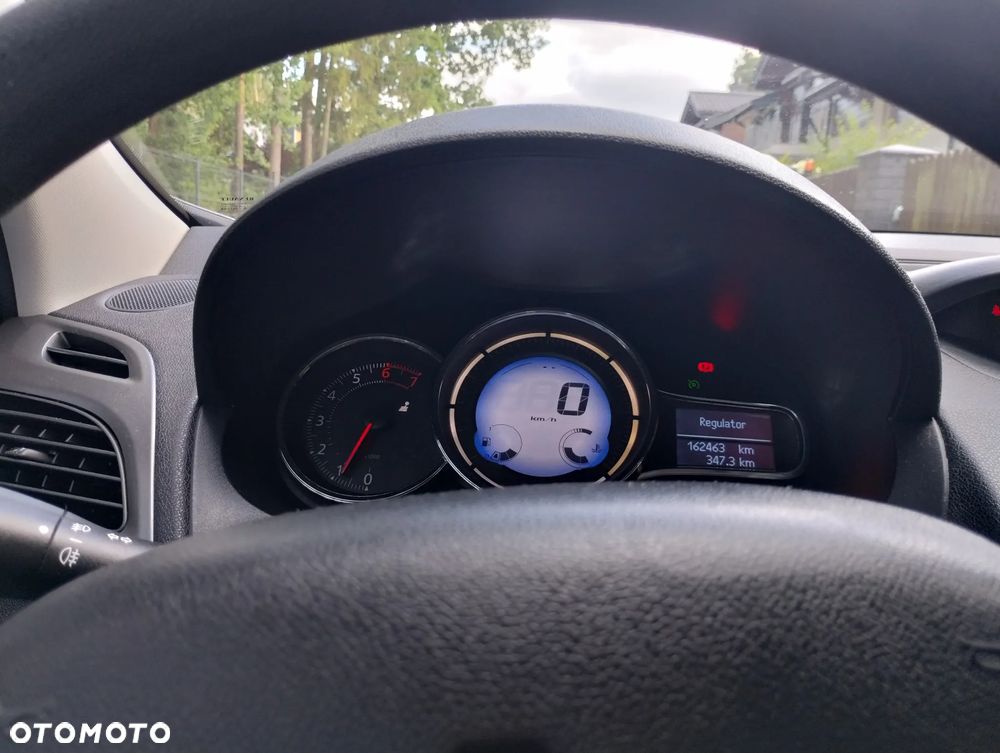 Renault Fluence 1.6 16V Expression - 4