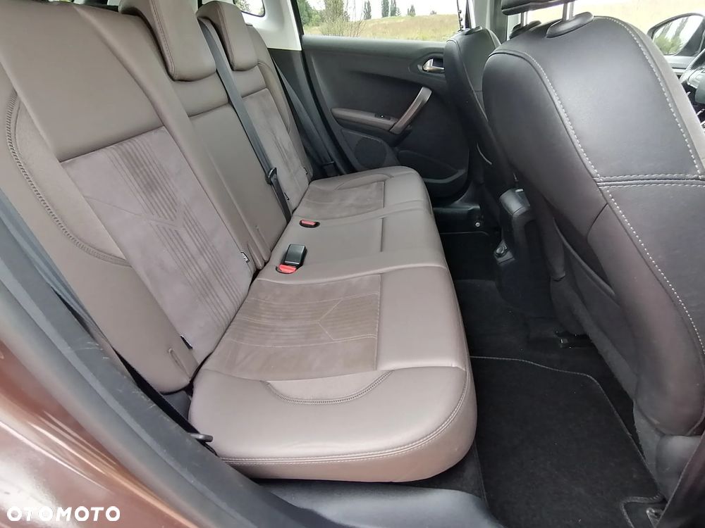 Peugeot 2008 1.6 e-HDi Allure S&S - 25