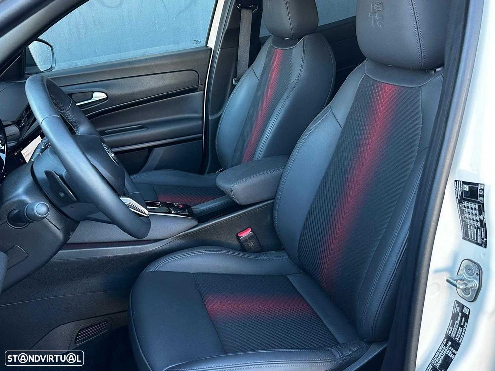 Alfa Romeo Junior 1.2 Speciale eDCT6 — fotografia 25