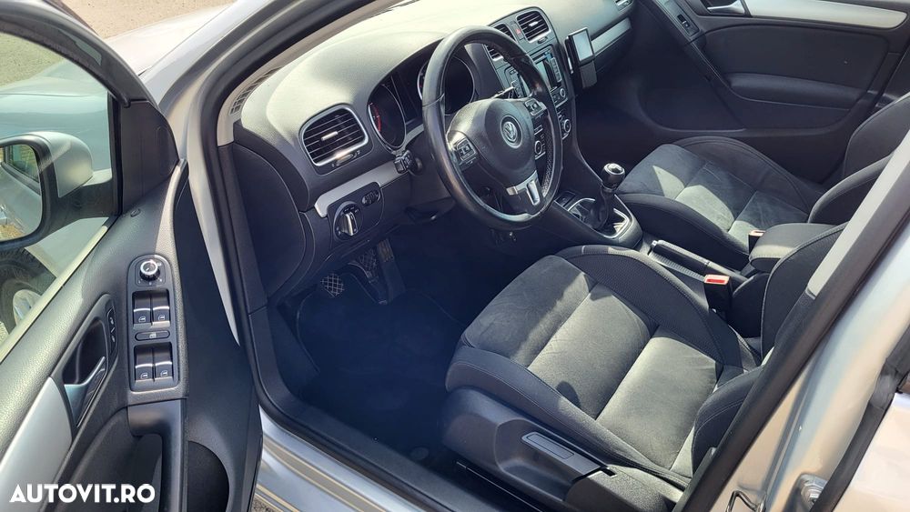 Volkswagen Golf - 6