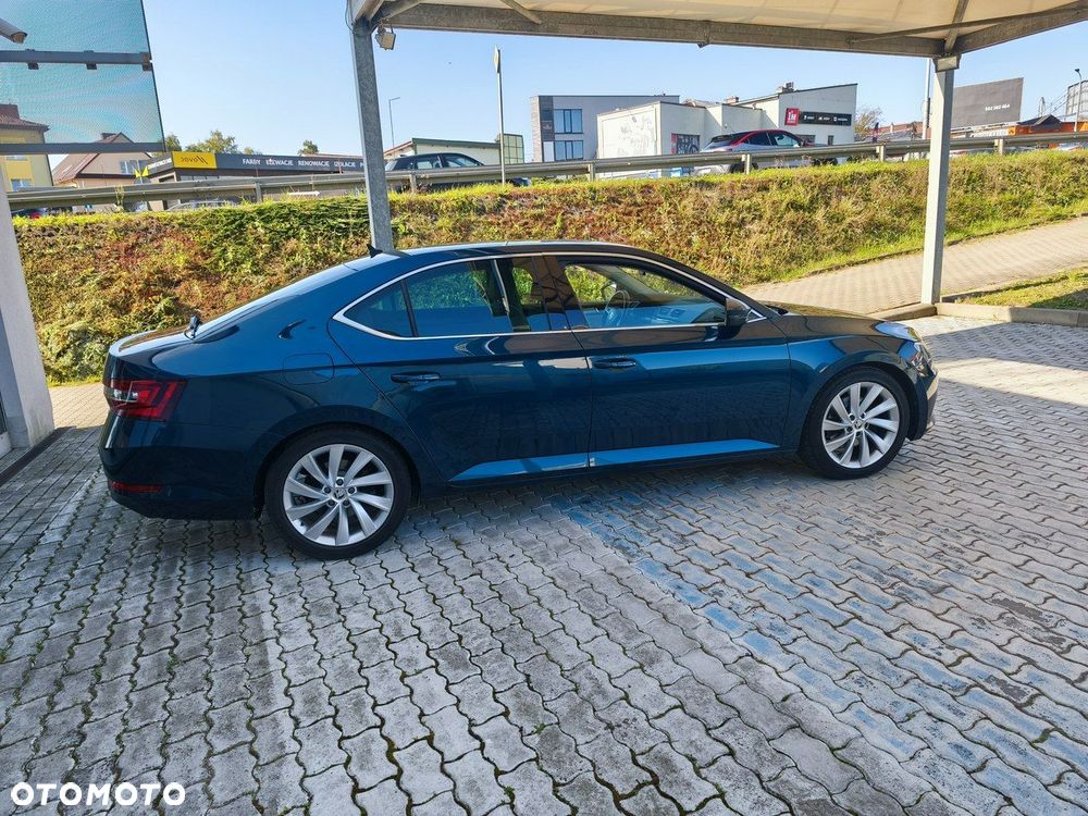 Skoda Superb 2.0 TDI Style - 8