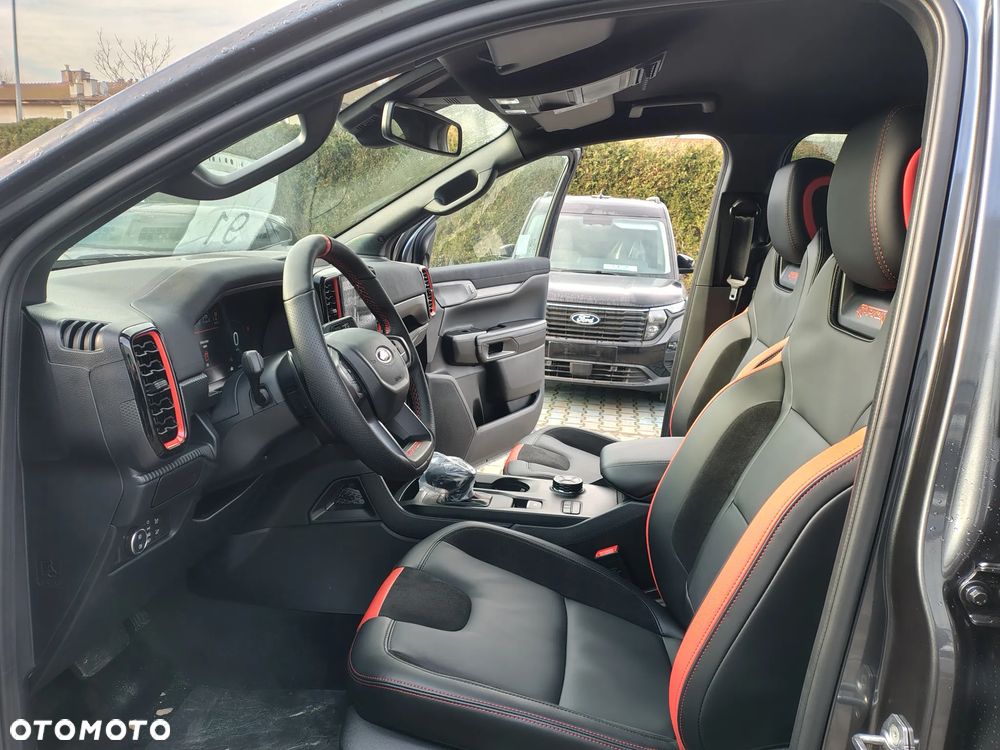 Ford RAPTOR - 17