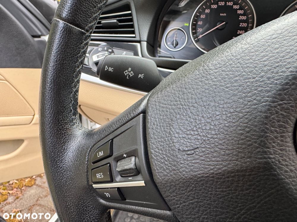 BMW Seria 5 520d xDrive Luxury Line - 38