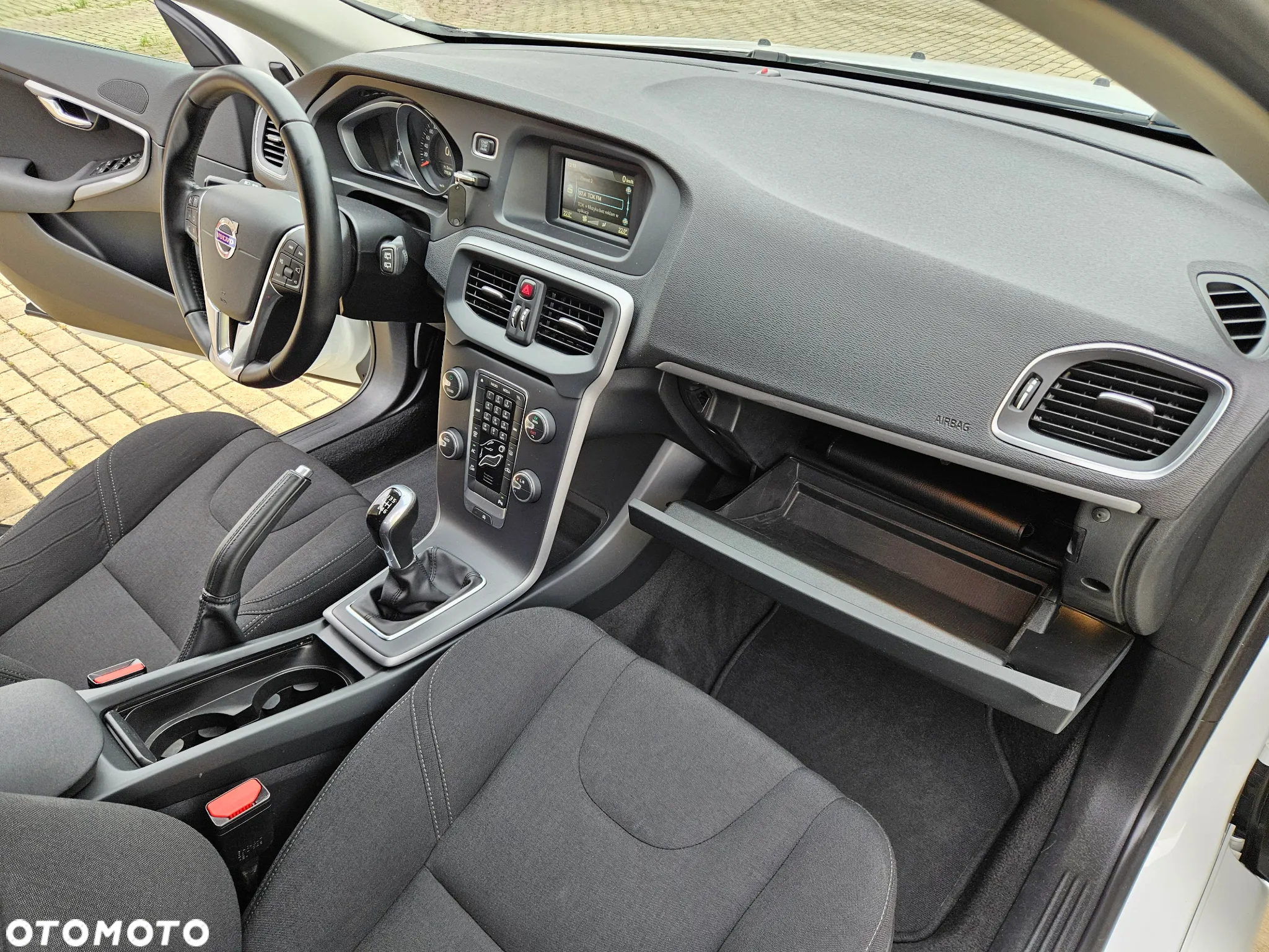 Volvo V40 T3 Kinetic - 28