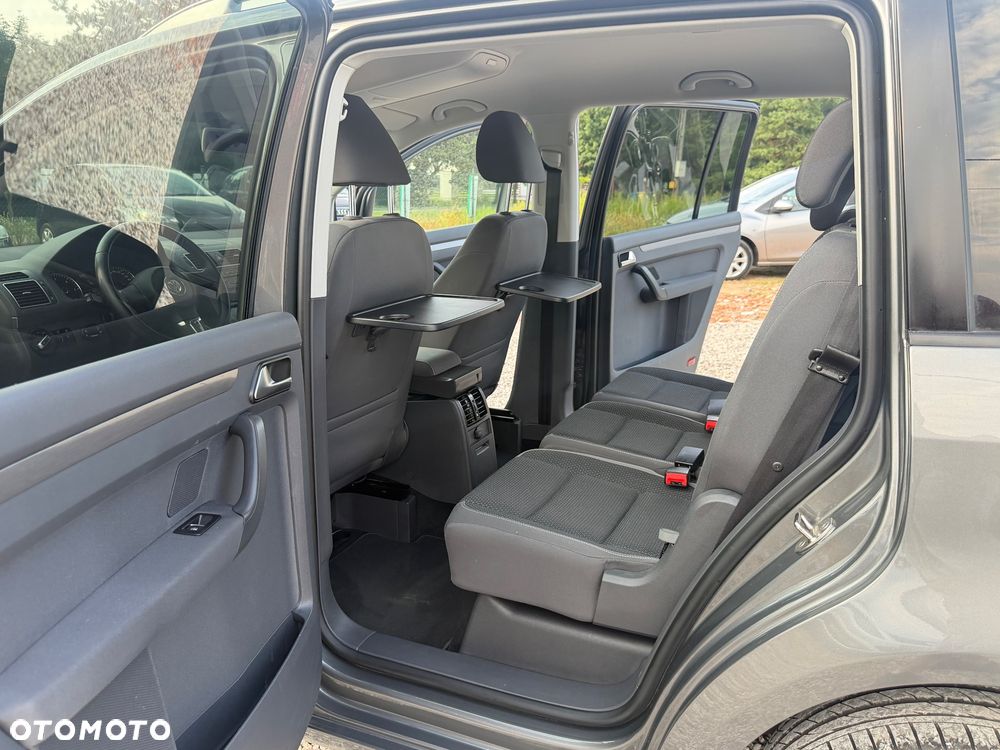 Volkswagen Touran 2.0 TDI DPF MATCH - 18