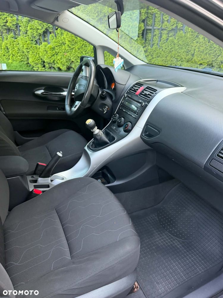 Toyota Auris 1.4 D-4D Premium - 3