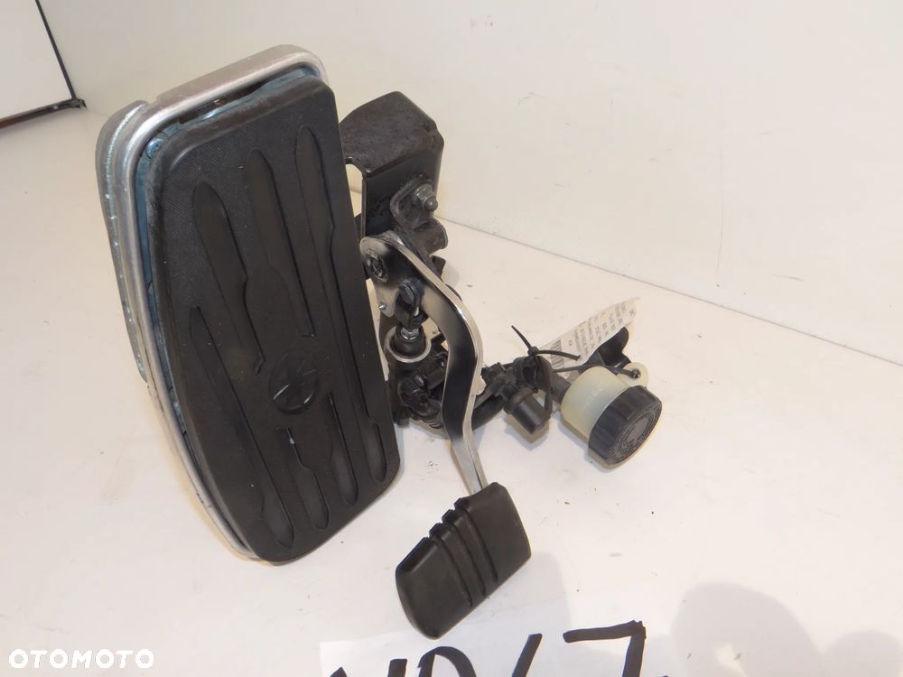 YAMAHA XVS 950 MIDNIGHT STAR PODEST PODUÓŻEK STOPKA SET POMPA HAMULCA PRAWY KOMPLETNY Y047 - 17