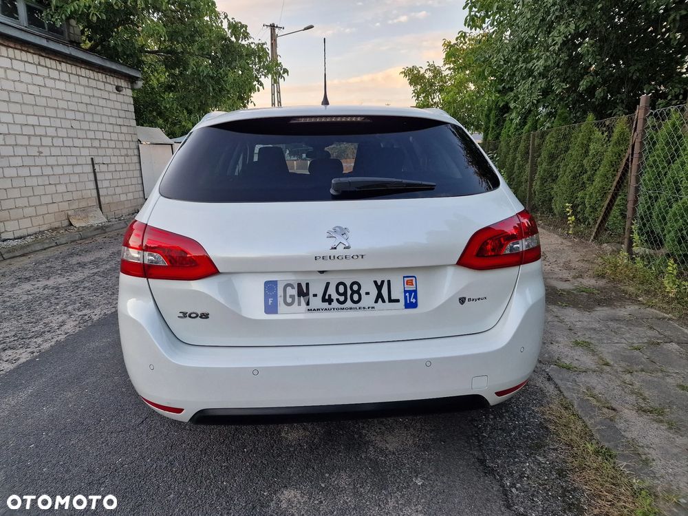 Peugeot 308 PureTech 130 GPF EAT8 Stop & Start Allure Pack - 8