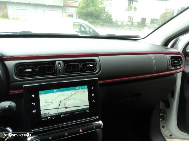 Citroën C3 1.2 PureTech Shine - 25