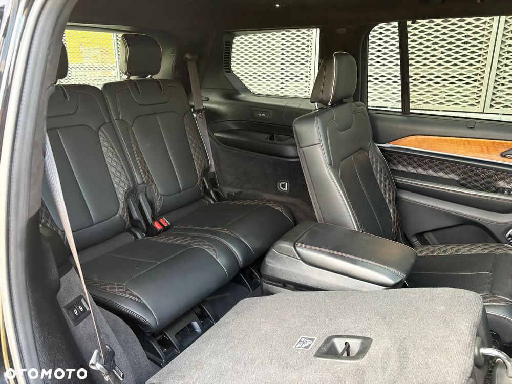 Jeep Grand Cherokee - 39