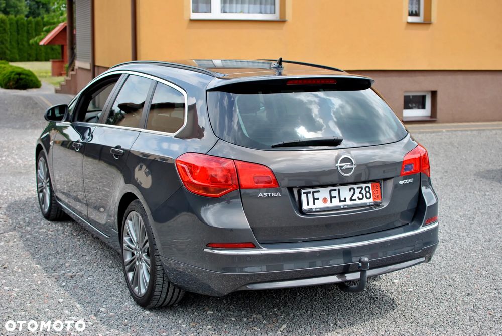 Opel Astra 1.4 T Cosmo S&S - 12