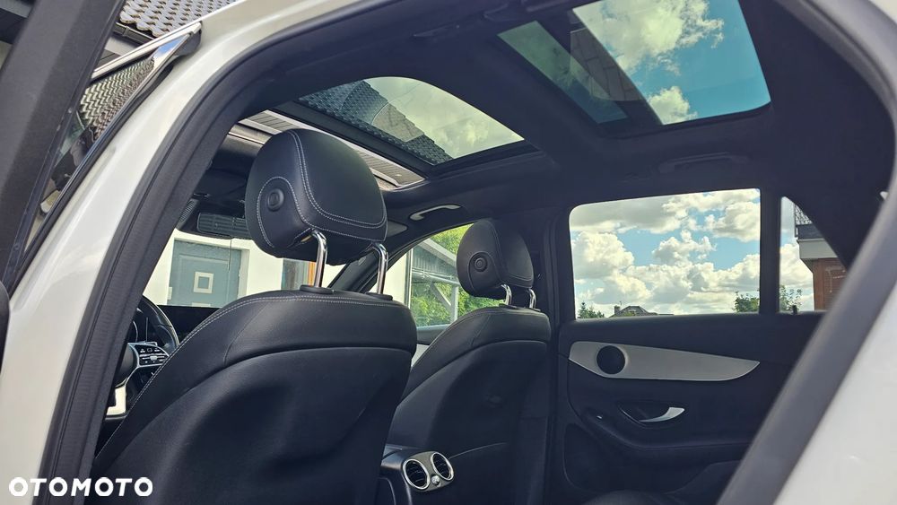 Mercedes-Benz GLC 300 4Matic 9G-TRONIC Exclusive - 12