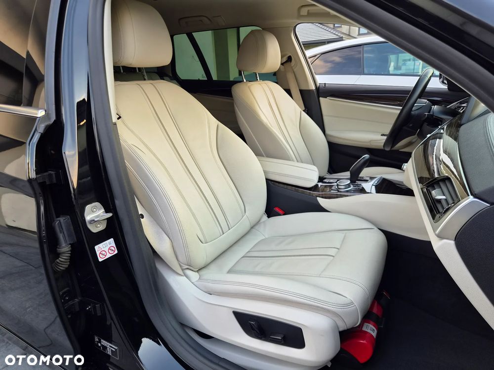 BMW Seria 5 520d xDrive Luxury Line sport - 11