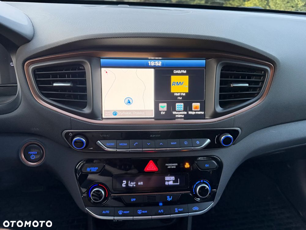 Hyundai IONIQ - 7