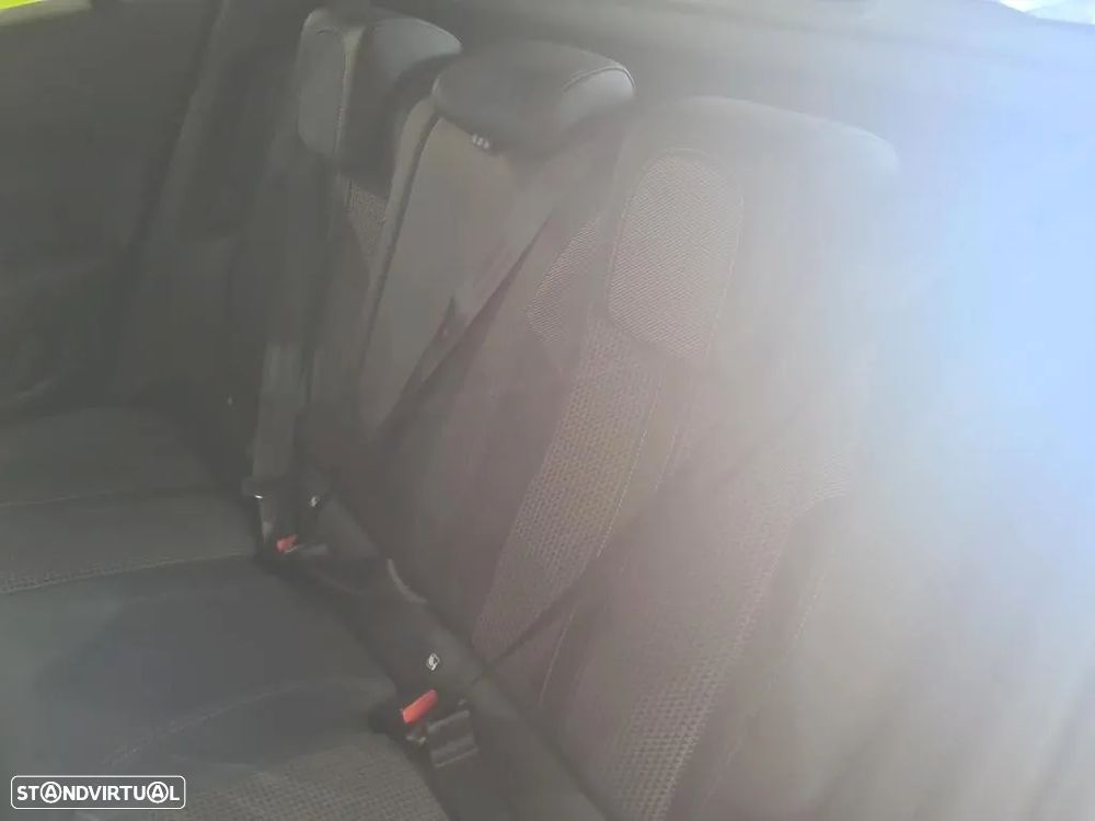 Peugeot e-2008 GT - 10