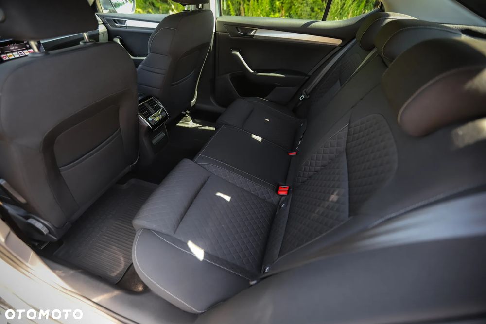 Skoda Superb 1.5 TSI Active DSG - 9