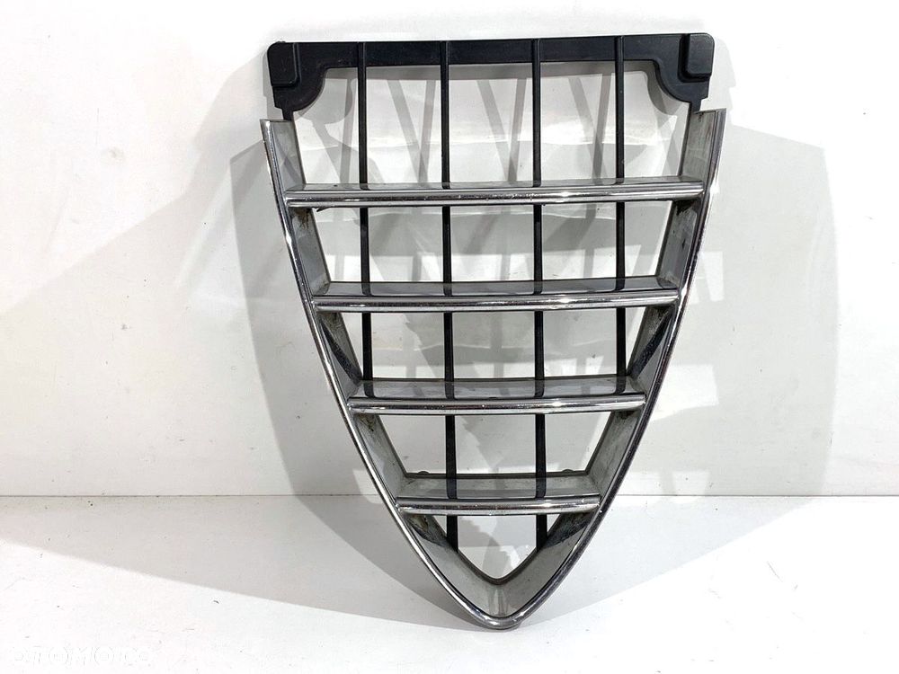 ATRAPA GRILL  ALFA ROMEO 159 Sportwagon (939_) 2005 - 2012 1.9 JTDM 16V (939AXC1B, 939AXC12) 110 kW - 1