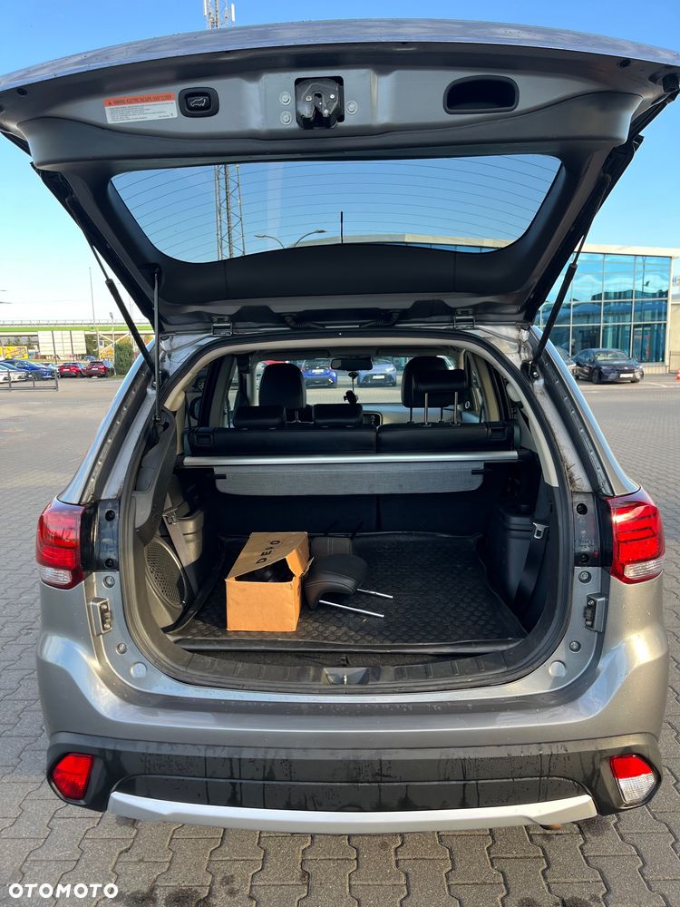 Mitsubishi Outlander - 10