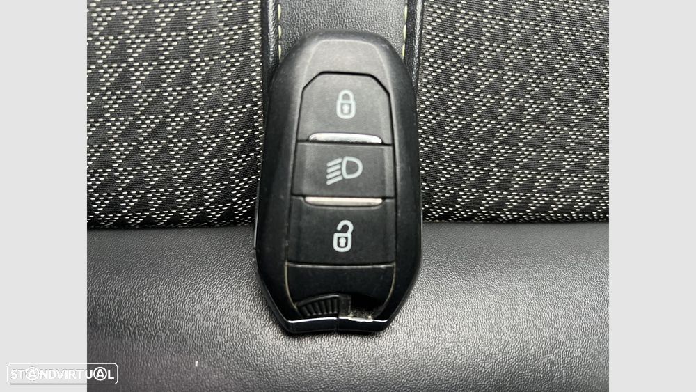 Peugeot 2008 1.2 PureTech GT EAT8 - 18