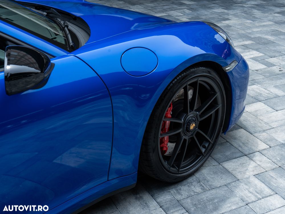Porsche 911 4 GTS PDK - 21