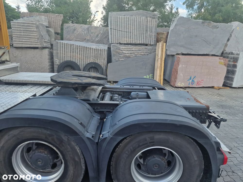 Mercedes-Benz Actros - 11