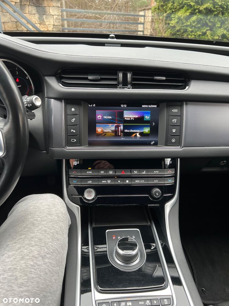 Jaguar XF 2.0 i4D R-Sport - 19