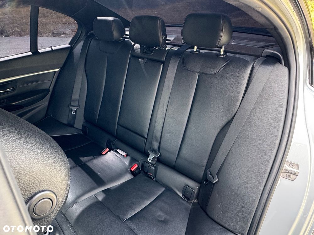 BMW Seria 3 - 30