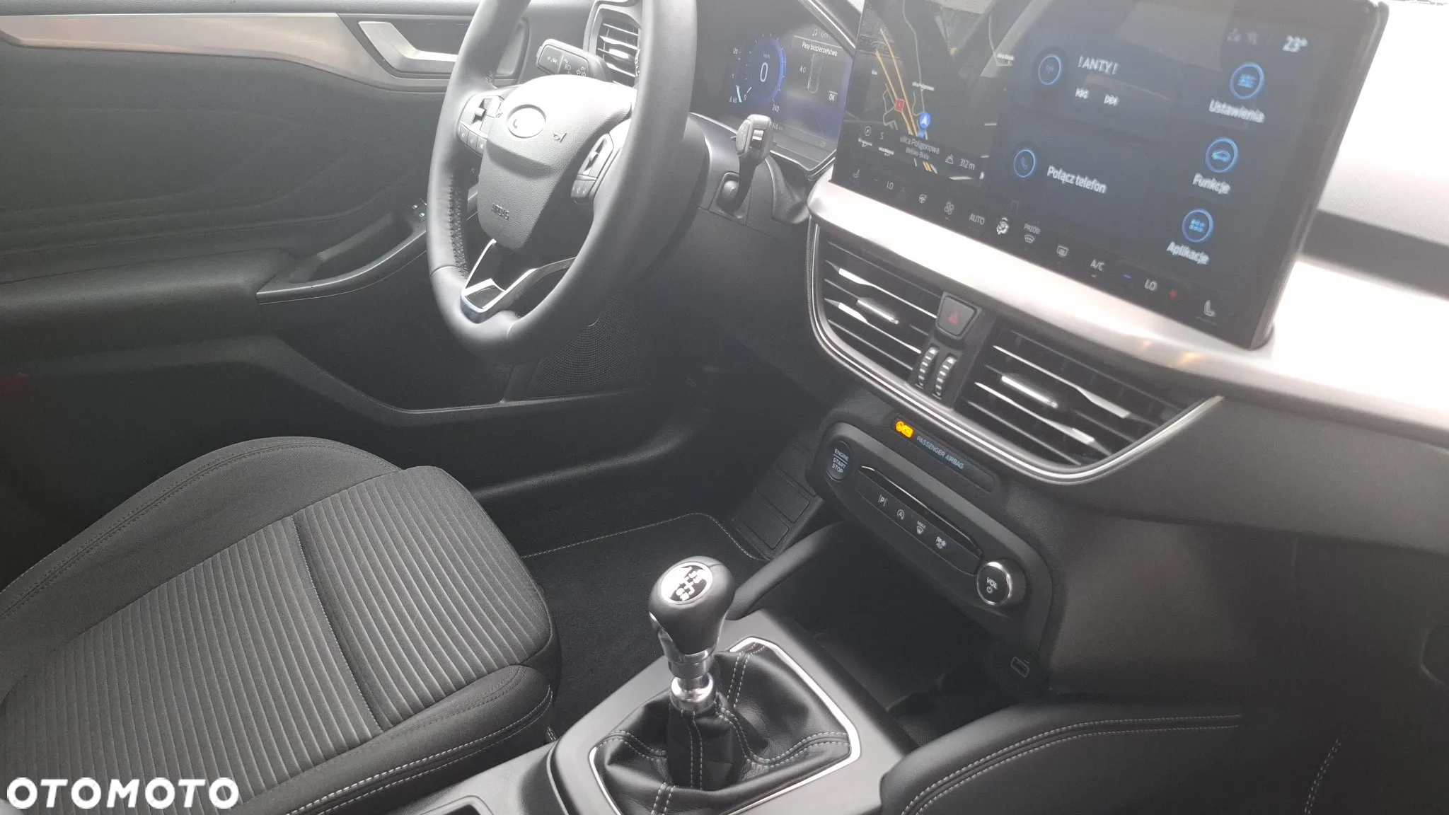 Ford Focus 1.0 EcoBoost Titanium X - 21