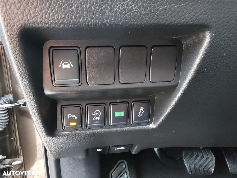 Nissan Qashqai 1.6 DCI Start/Stop X-TRONIC Tekna - 16