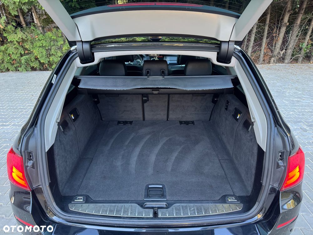 BMW Seria 5 520d Touring - 12