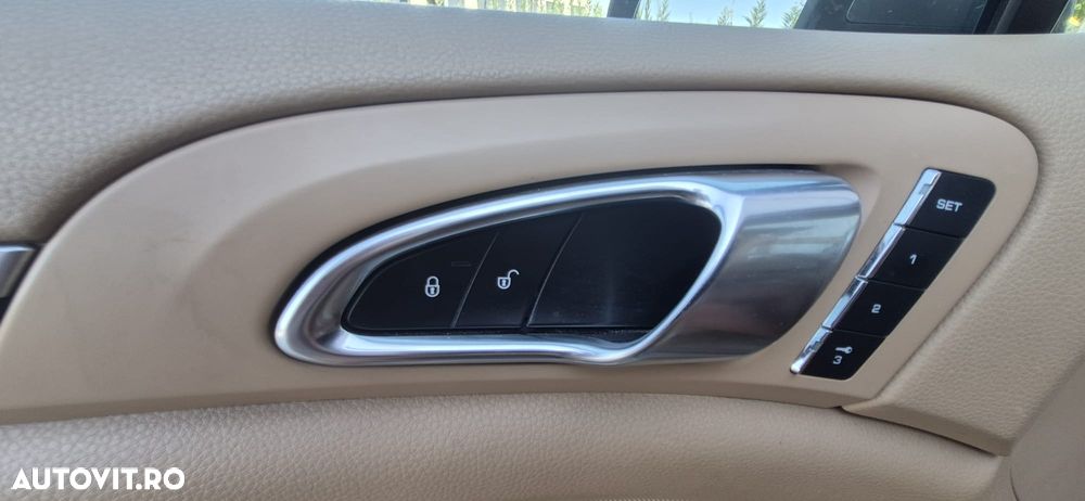 Porsche Cayenne - 10