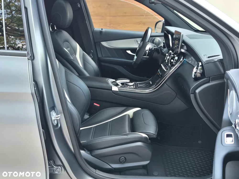 Mercedes-Benz GLC AMG 63 S 4Matic+ AMG Speedshift MCT - 11