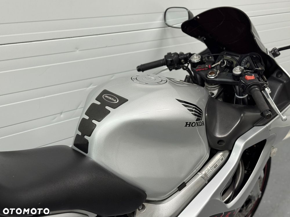 Honda CBR - 9