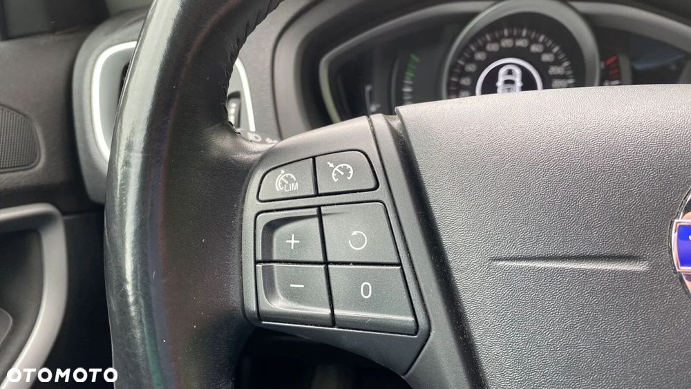 Volvo V40 - 18