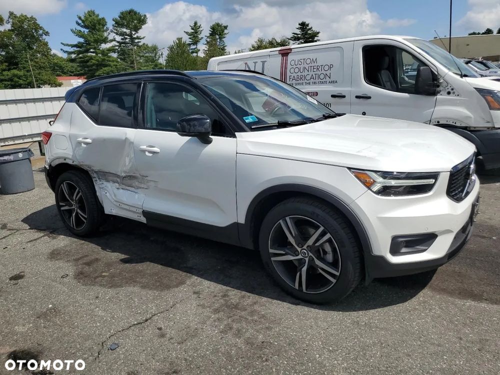 Volvo XC 40 T5 AWD R-Design - 4